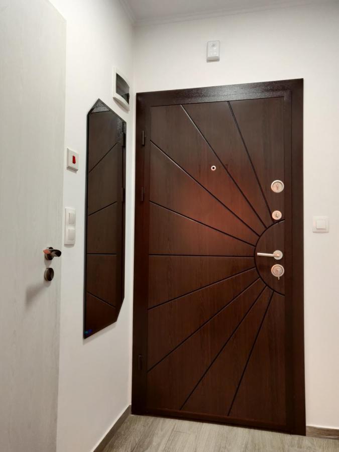 White Apartment Kazanlŭk Dış mekan fotoğraf